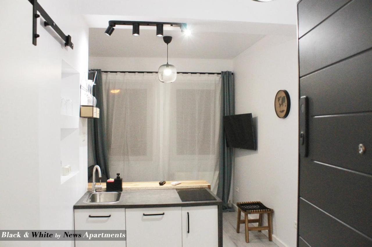 Black & White - News Apartment Bucarest Exterior foto